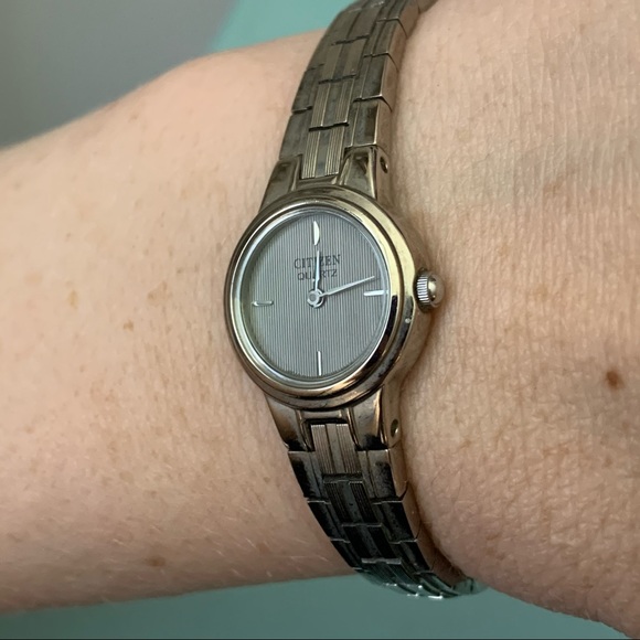 Vintage Silver Citizen Watch - Picture 11 of 11